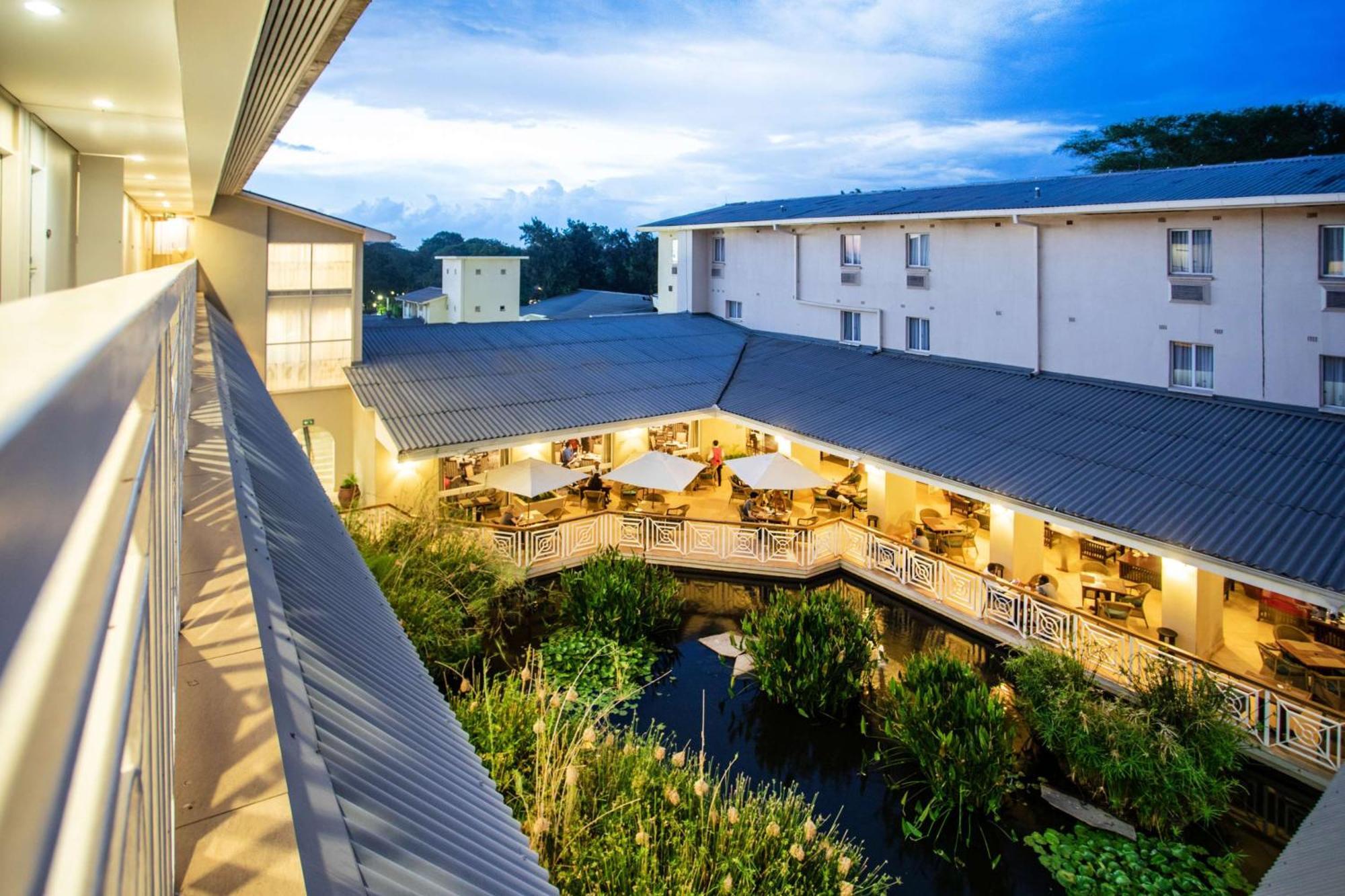Southern Sun Ridgeway Lusaka Exterior photo