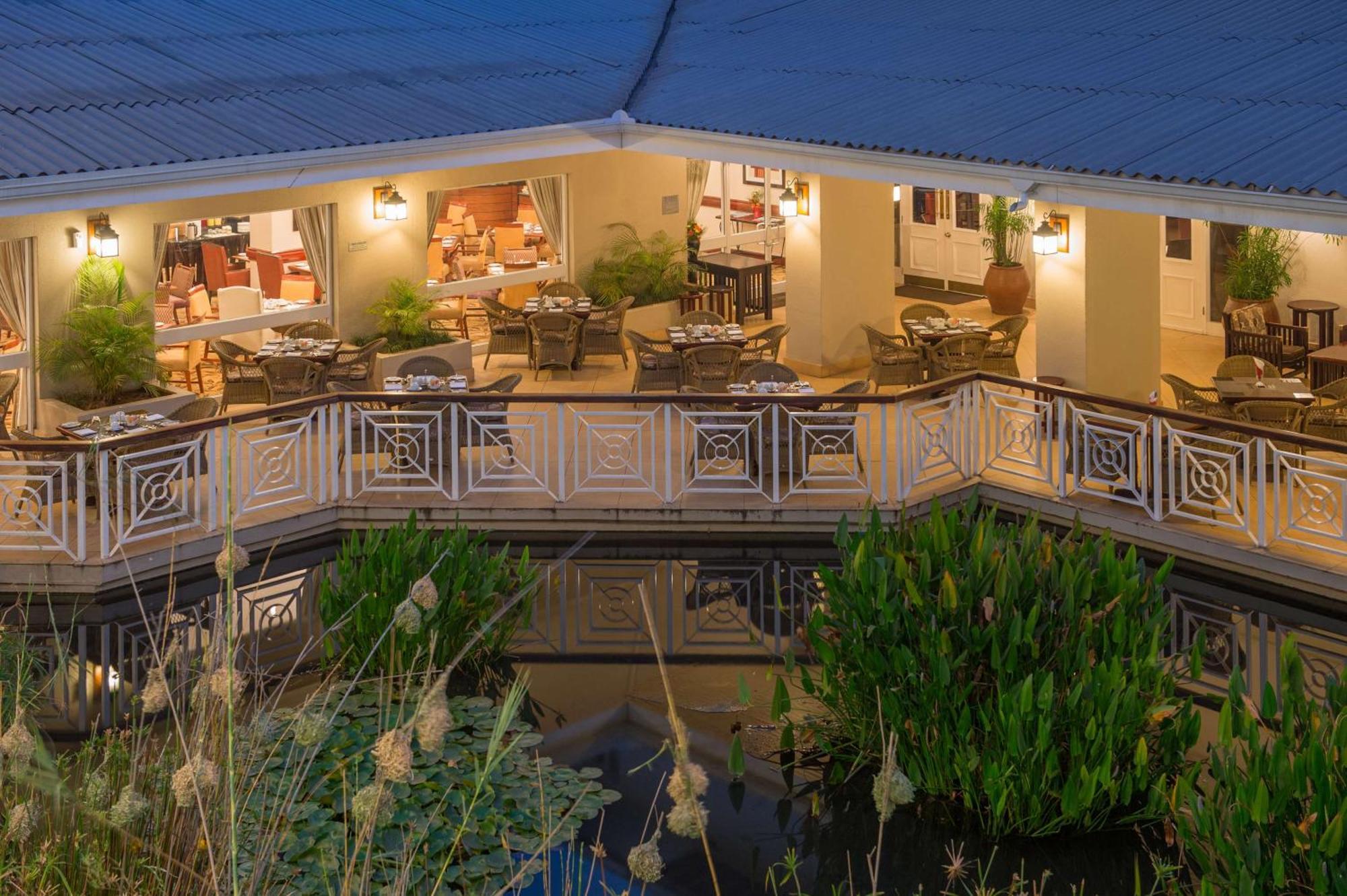 Southern Sun Ridgeway Lusaka Exterior photo